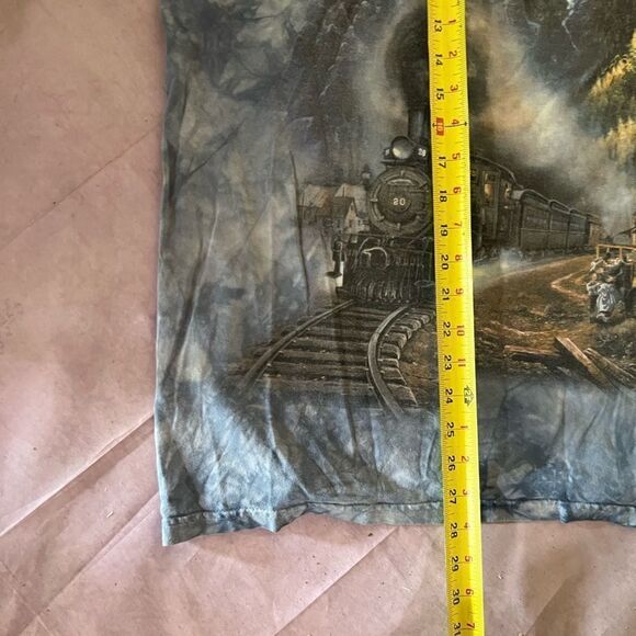 Vintage The Mountain Shirt - Picture 8 of 9